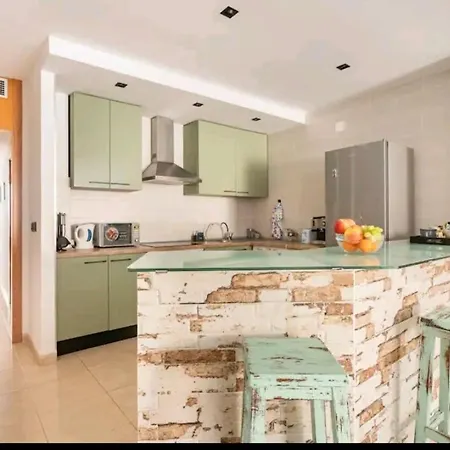 Apartment Castelplace Con Plaza De Garage Incluida, Free Parking And Ac *